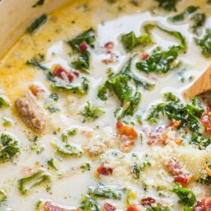 Zuppa Toscana (Potato Sausage Soup with Kale)